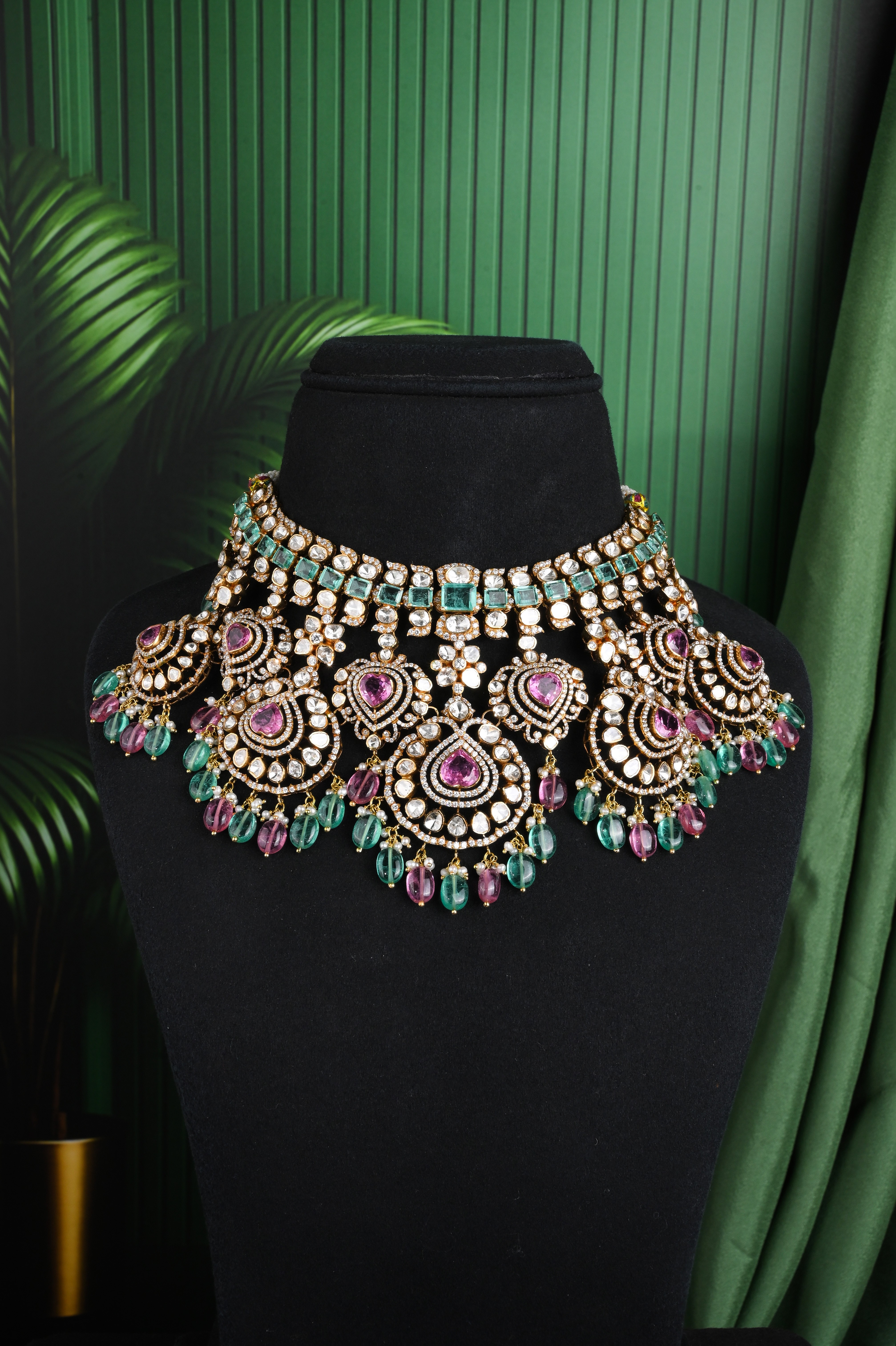 Brinda Gold and Diamonds - Polki Rajwadi Statement Choker